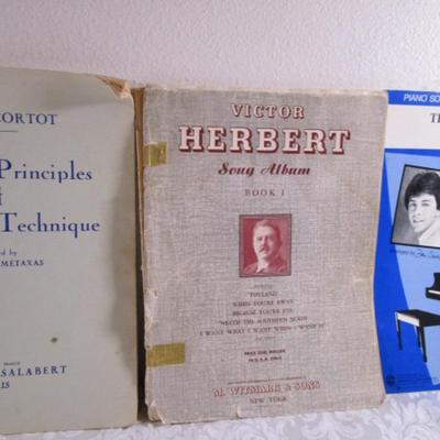 14 Vintage piano books