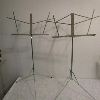 2 music stands