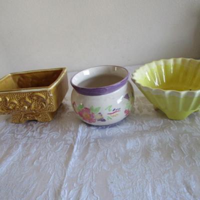 3 Vintage ceramic planters