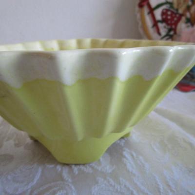 3 Vintage ceramic planters