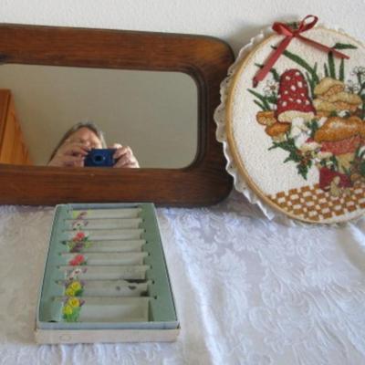 Vintage mirror, wall hanging & 8 glass mirror place cards