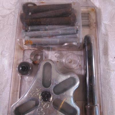 Harmonic balancer/puller, steering wheel puller