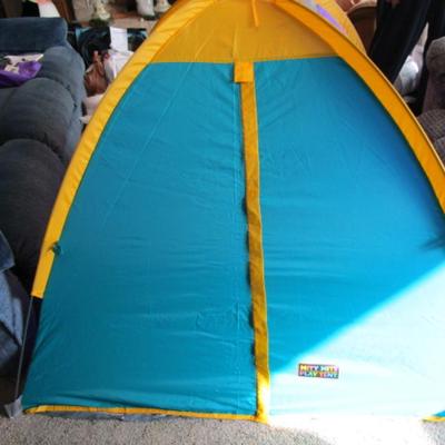 1 child's multi-color tent