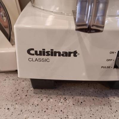 CUISINART FOOD PROCESSOR