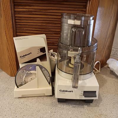 CUISINART FOOD PROCESSOR