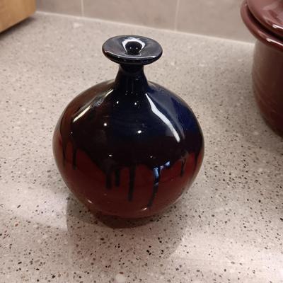 PAMPERED CHEF DEEP COVERED BAKER, CLAY BUD VASE AND 2 CLAY BOWLS