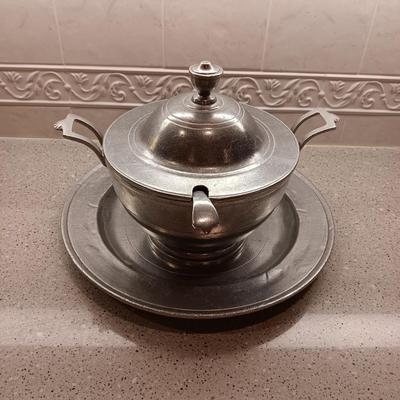 WILTON PEWTER SOUP TUREEN WITH PEWTER PLATTER