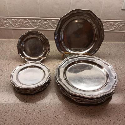 WILTON PEWTER 6 DINNER AND 6 SIDE PLATES