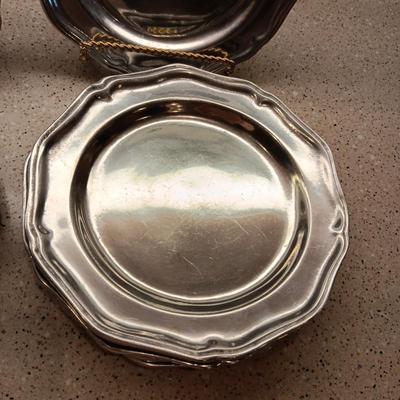 WILTON PEWTER 6 DINNER AND 6 SIDE PLATES