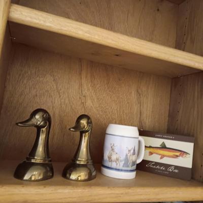 GATCO BRASS DUCK HEAD BOOKENDS, GREATEST GRANDPA MUG AND TACKLE BOX NOTE CARDS