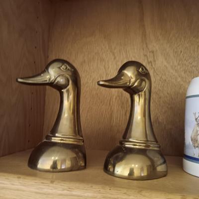 GATCO BRASS DUCK HEAD BOOKENDS, GREATEST GRANDPA MUG AND TACKLE BOX NOTE CARDS