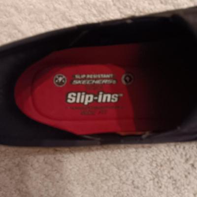 MEN'S NEW BALANCE, SKECHERS SLIP ON SHOES AND MY SLIPPERS SIZE 10