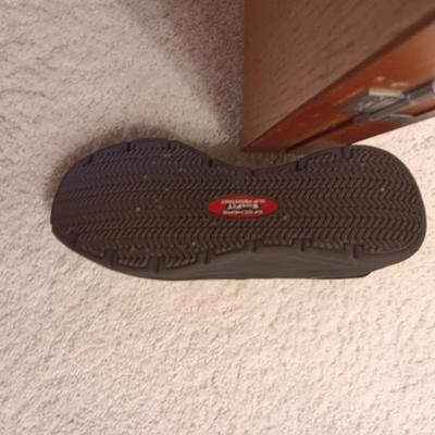 MEN'S NEW BALANCE, SKECHERS SLIP ON SHOES AND MY SLIPPERS SIZE 10