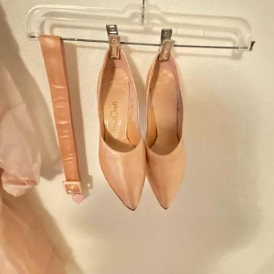 VINTAGE LESLIE FAY PRETTY PINK RECEPTION DRESS WITH MATCHING PINK SATIN PUMPS