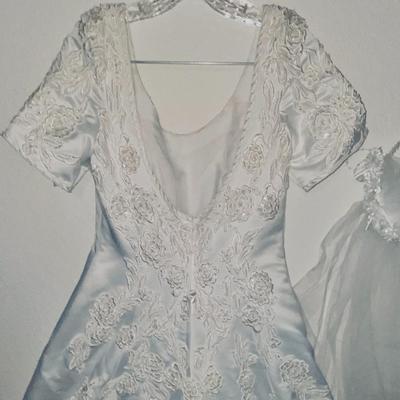 BREATHTAKING VINTAGE WEDDING DRESS, CLEANED AND PRESERVED MOST EXCEPTIONALLY!
