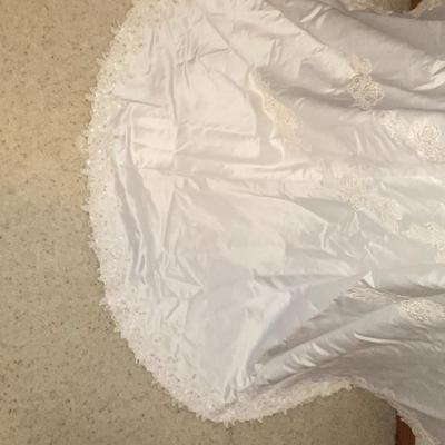 BREATHTAKING VINTAGE WEDDING DRESS, CLEANED AND PRESERVED MOST EXCEPTIONALLY!