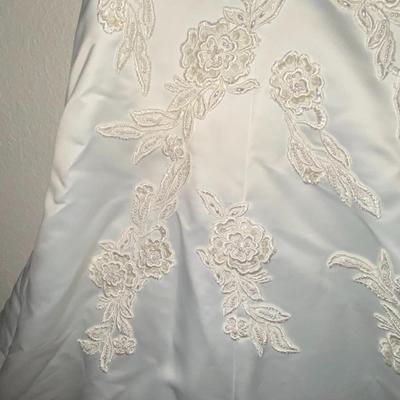 BREATHTAKING VINTAGE WEDDING DRESS, CLEANED AND PRESERVED MOST EXCEPTIONALLY!