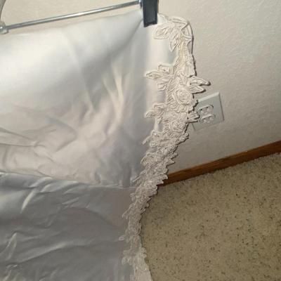 BREATHTAKING VINTAGE WEDDING DRESS, CLEANED AND PRESERVED MOST EXCEPTIONALLY!