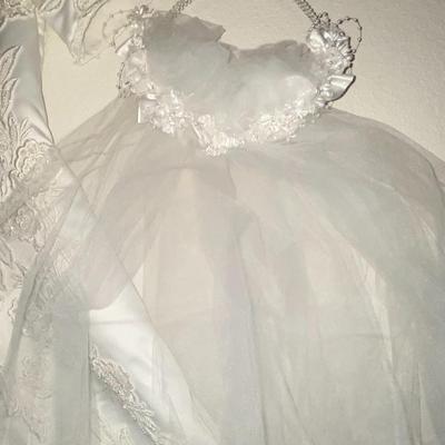 BREATHTAKING VINTAGE WEDDING DRESS, CLEANED AND PRESERVED MOST EXCEPTIONALLY!