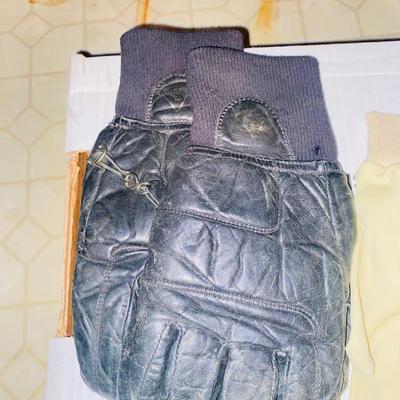 WARM WINTER SKI GLOVES & MITTENS