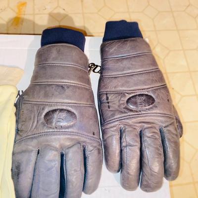 WARM WINTER SKI GLOVES & MITTENS