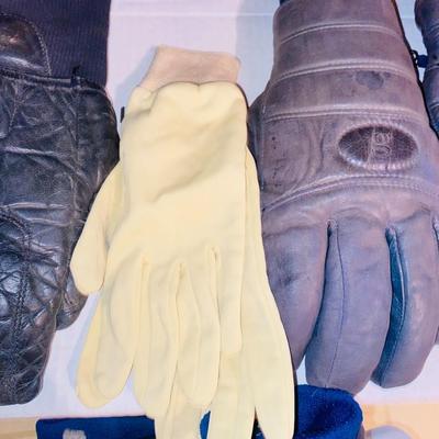 WARM WINTER SKI GLOVES & MITTENS