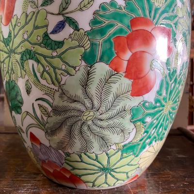 Chinese Export Porcelain Ginger Jar with lid