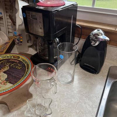 Kitchen appliance & misc lot