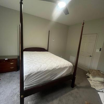 Wooden Four Post Queen Bed (PB-MG)