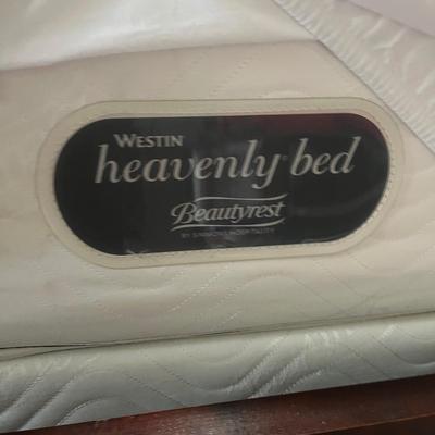 Wooden Four Post Queen Bed (PB-MG)