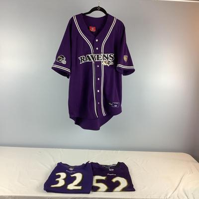 G8326 NFL Raven’s Shirt Lot with Reebok Bag