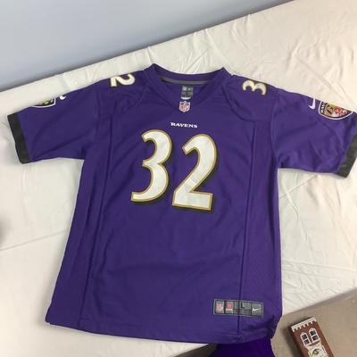 G8326 NFL Raven’s Shirt Lot with Reebok Bag