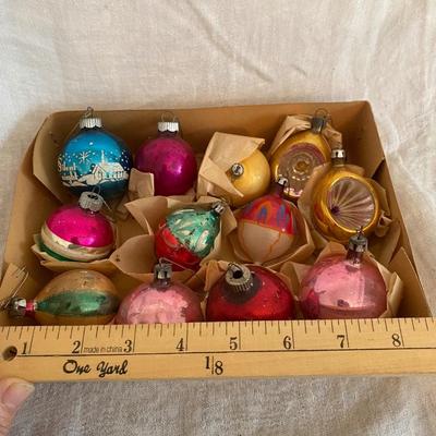 Assortment of Vintage Christmas ornaments no box Lot #2