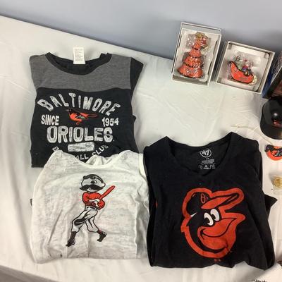G8336 Large Baltimore Orioles Fan Gear Collection Lot