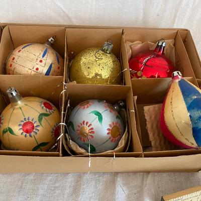 Vintage 6 larger sized Christmas ornaments Lot #3
