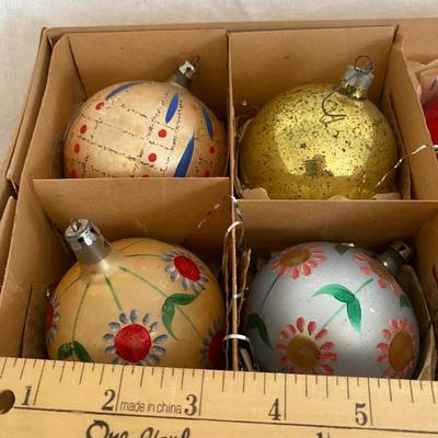 Vintage 6 larger sized Christmas ornaments Lot #3