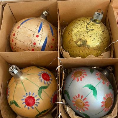 Vintage 6 larger sized Christmas ornaments Lot #3
