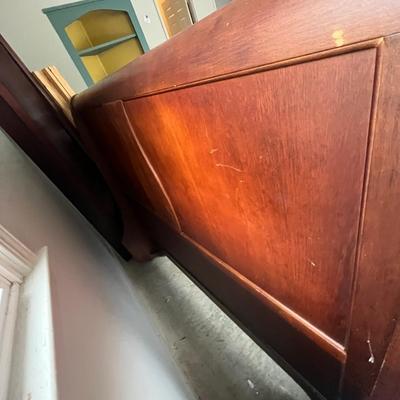 Wooden Queen Sleigh Bed With Wooden Side Rails (G-GB2-MG