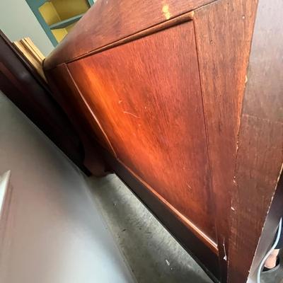 Wooden Queen Sleigh Bed With Wooden Side Rails (G-GB2-MG
