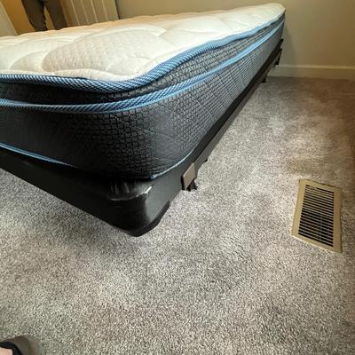 Wooden Queen Sleigh Bed With Wooden Side Rails (G-GB2-MG