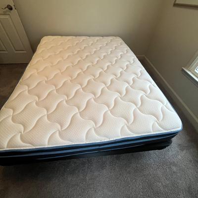 Wooden Queen Sleigh Bed With Wooden Side Rails (G-GB2-MG