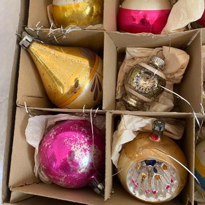 Vintage Christmas ornaments 13, 9 larger Lot #6