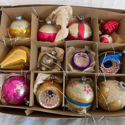 Vintage Christmas ornaments 13, 9 larger Lot #6