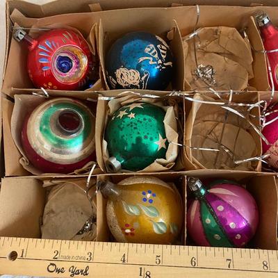 Vintage group of 8 Christmas ornaments Lot #7