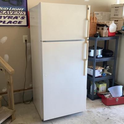 G8096 HotPoint Refrigerator Model #HTS17BBMDLCC