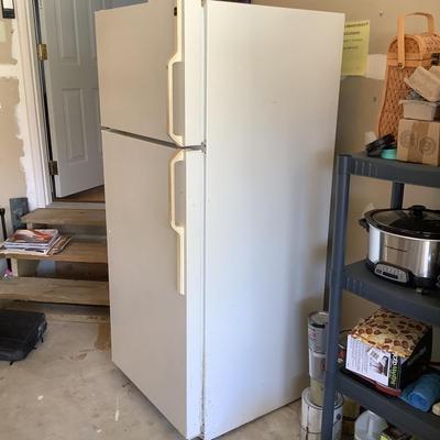 G8096 HotPoint Refrigerator Model #HTS17BBMDLCC