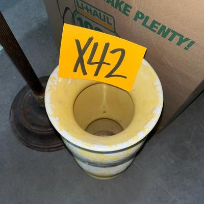 X42-large yellow vase