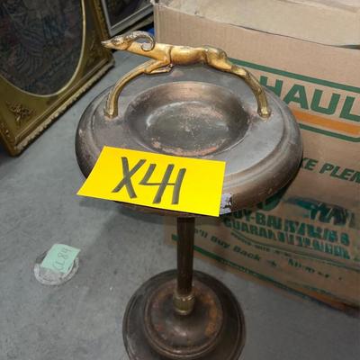 X41-Vintage Ashtray