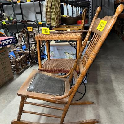 X40-Wooden Rocker