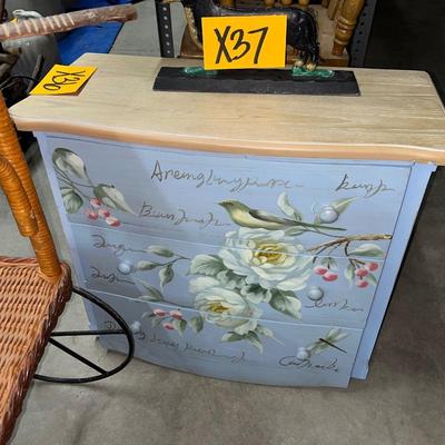 X36-Small Painted Dresser, missing legs